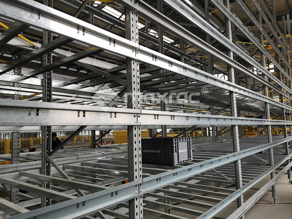 Multi layer shuttle system Multi layer shuttle system