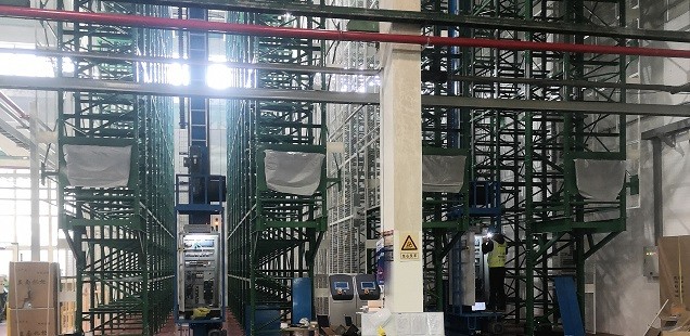 يخدم نظام المستودعات الآلي صناعة السيارات